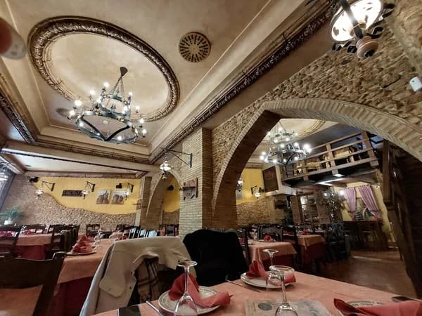 Ristorante Italiano La Fontana di Trevi Pizzería.