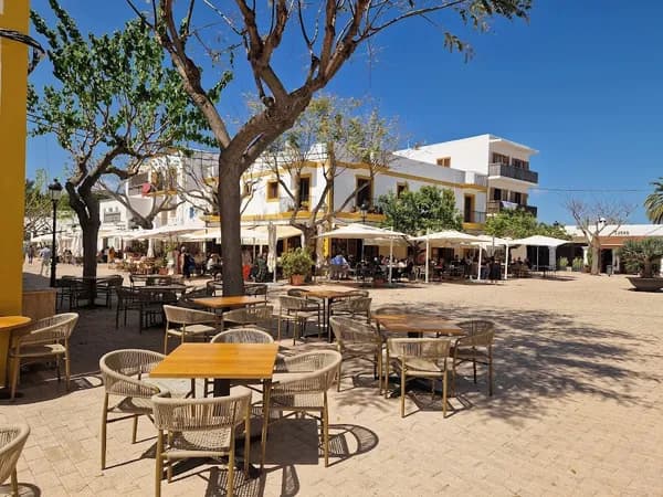 Bar Ulivans